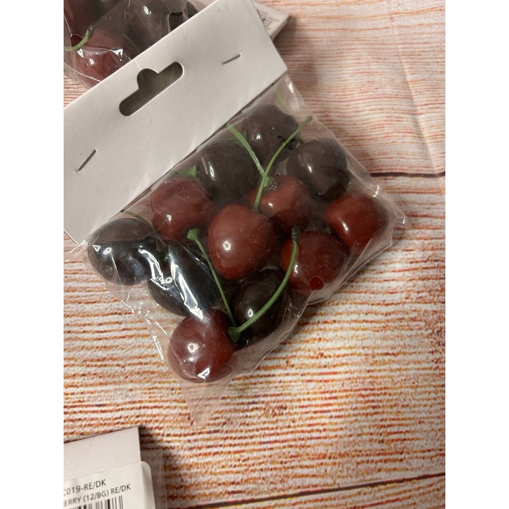 Fake cherries‎ - Picture 4 of 7